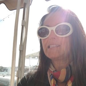 Meet your Posher, Angela